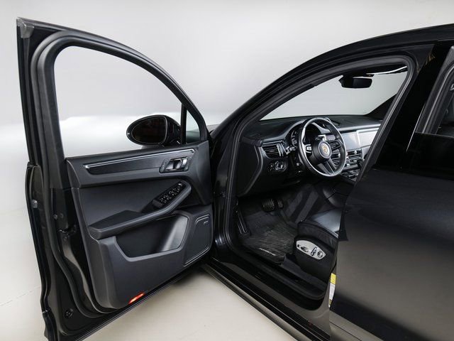 Certified 2022 Porsche Macan GTS AWD/4WD image 29