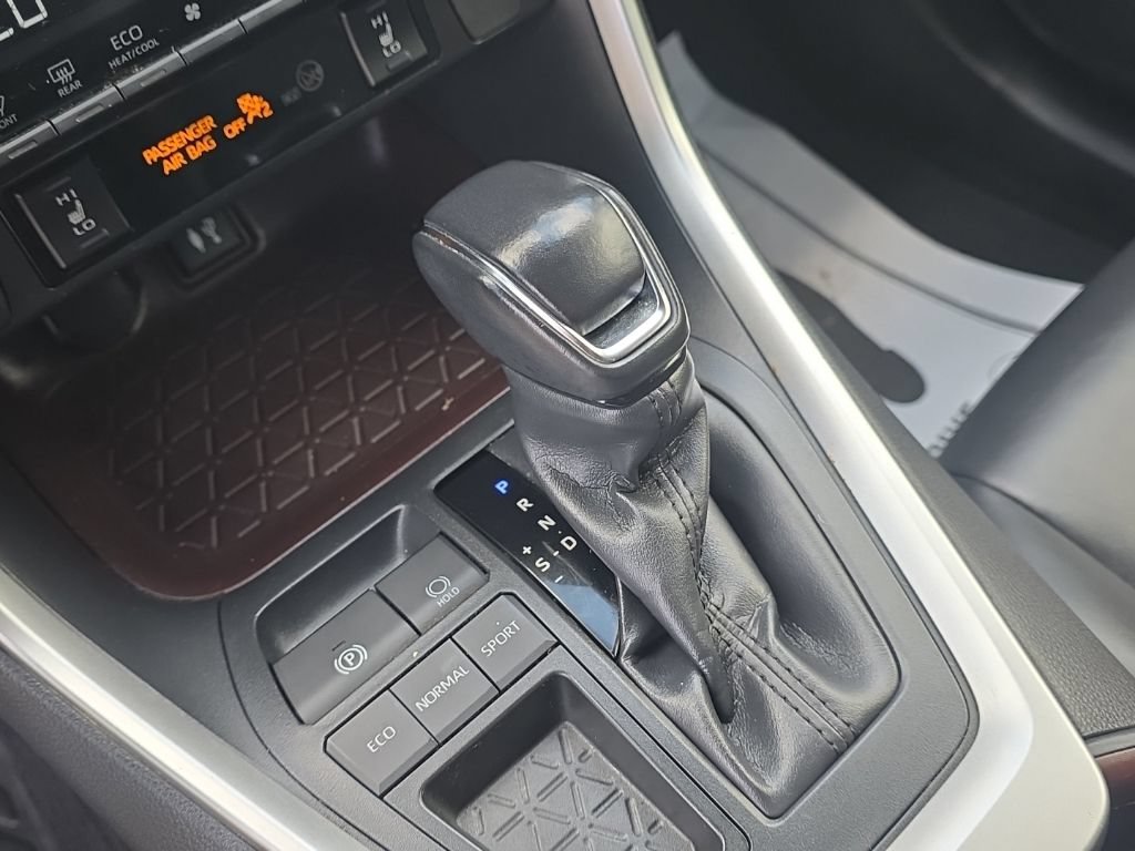 Used 2019 Toyota RAV4 Limited FWD image 24