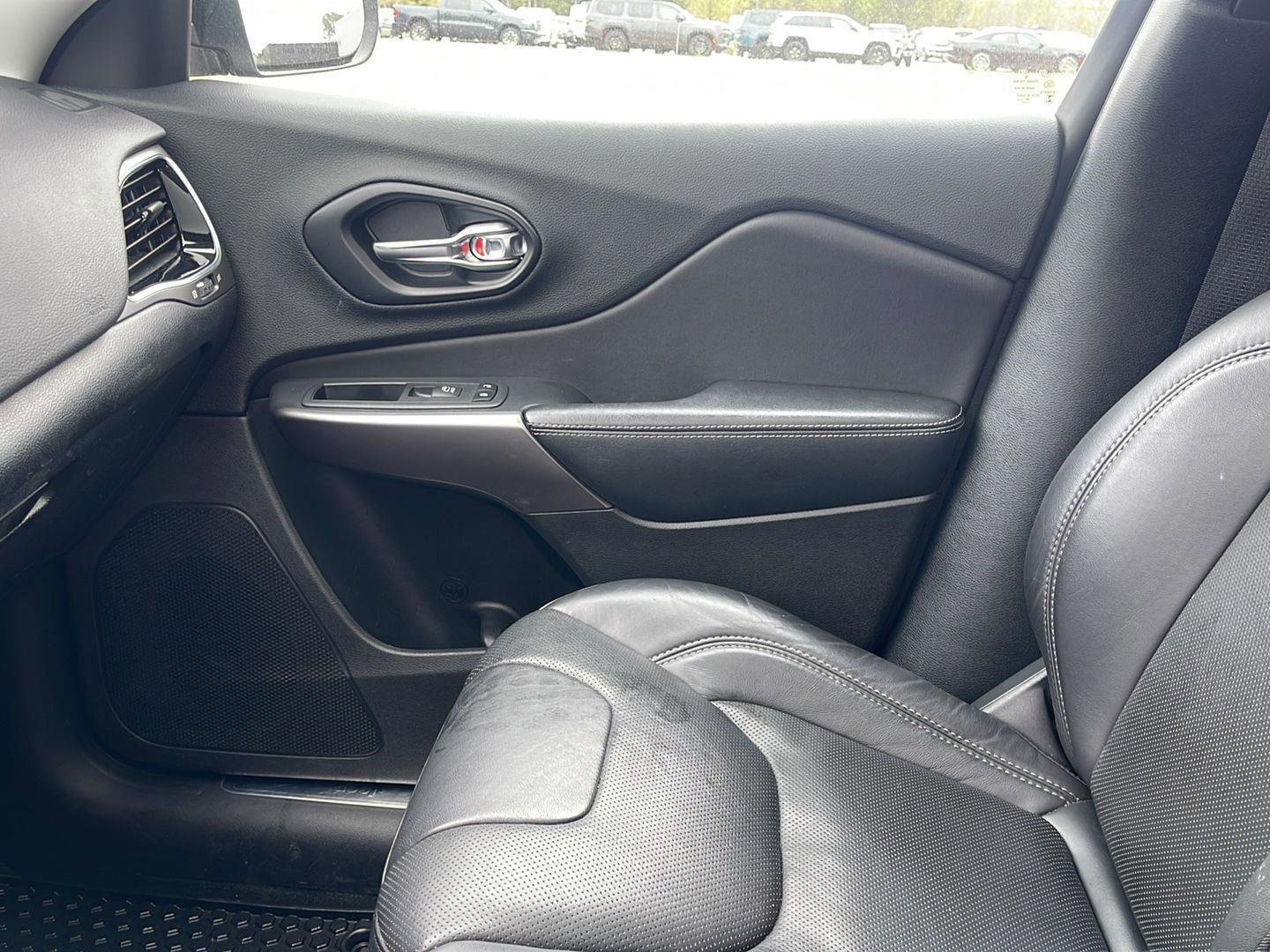 Used 2021 Jeep Cherokee Limited w/ Elite Package image 22