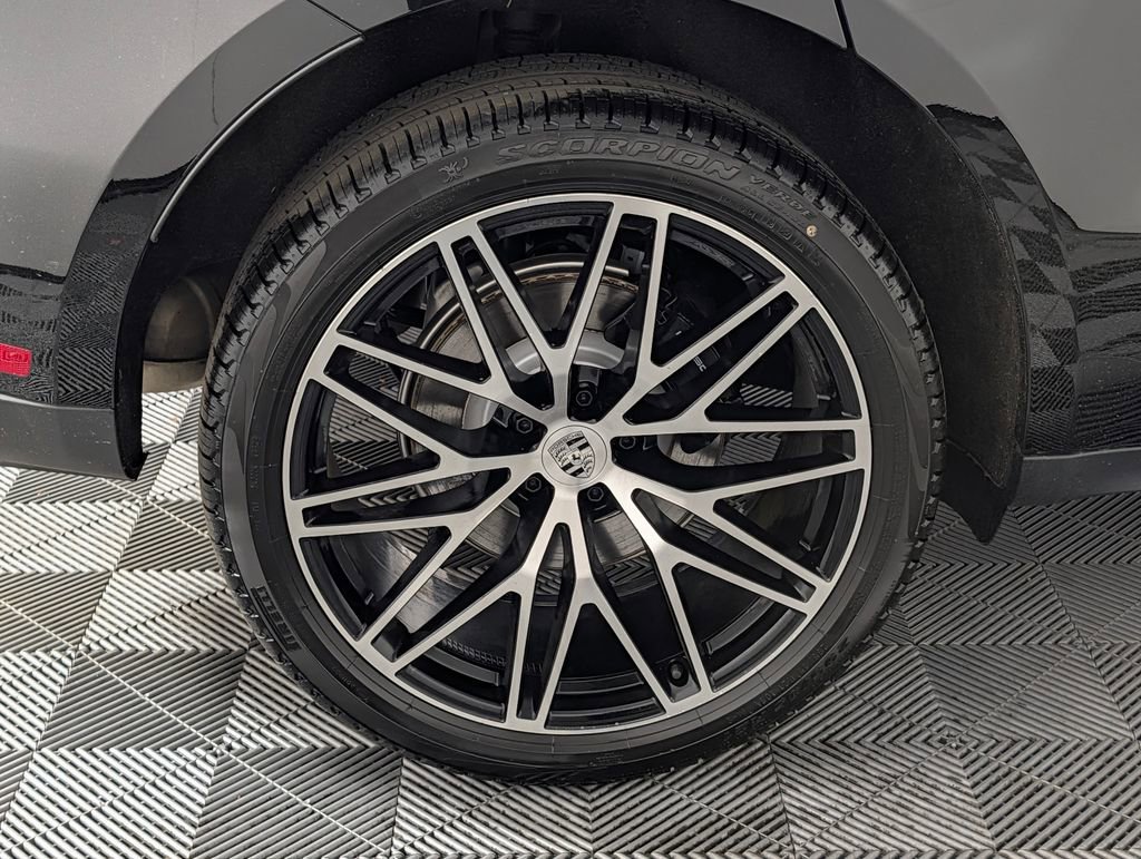 New 2026 Porsche Macan image 13