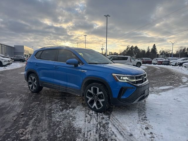 Used 2022 Volkswagen Taos SEL w/ Panoramic Sunroof Package