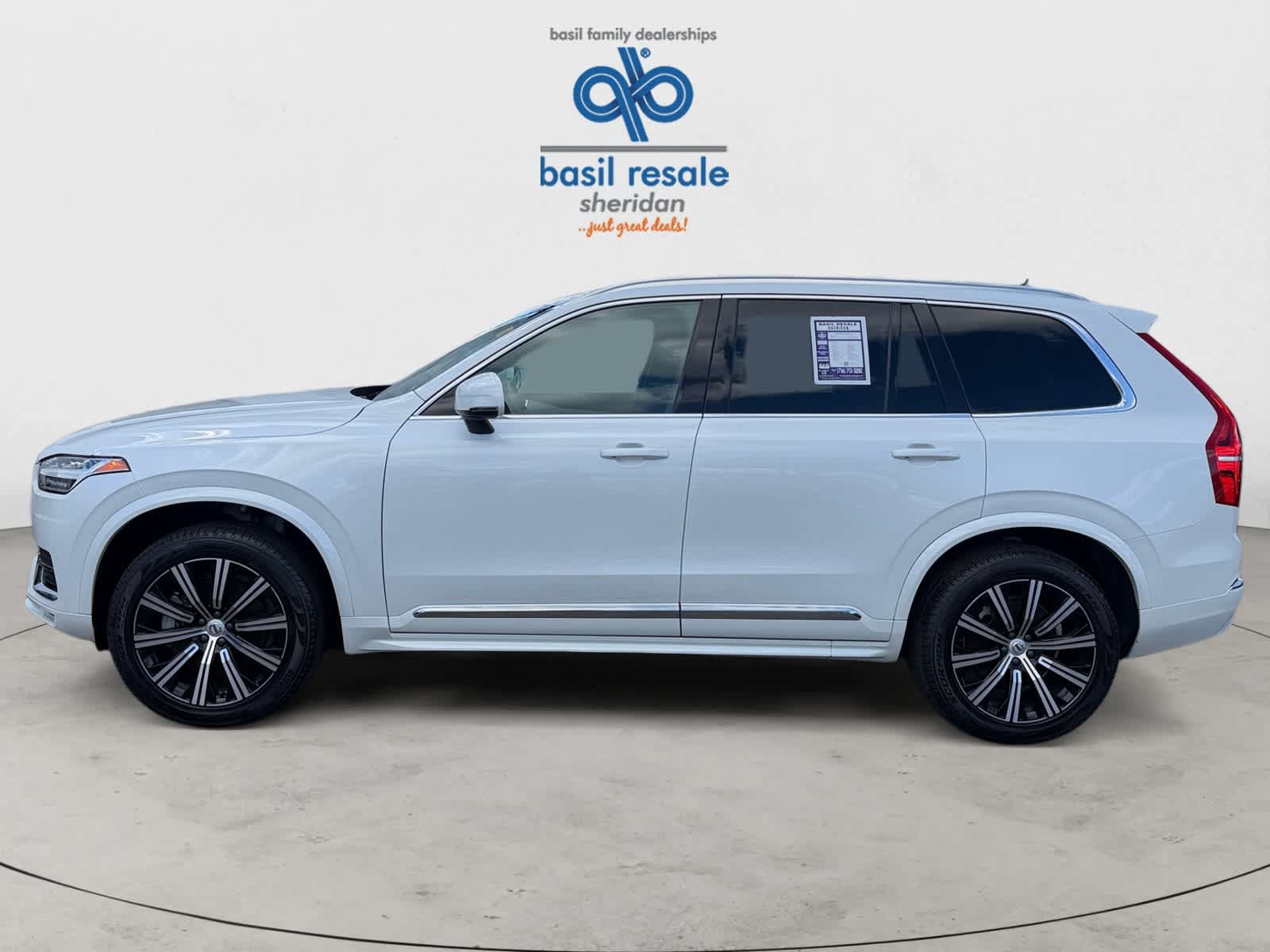 Used 2025 Volvo XC90 B5 Core AWD/4WD image 3