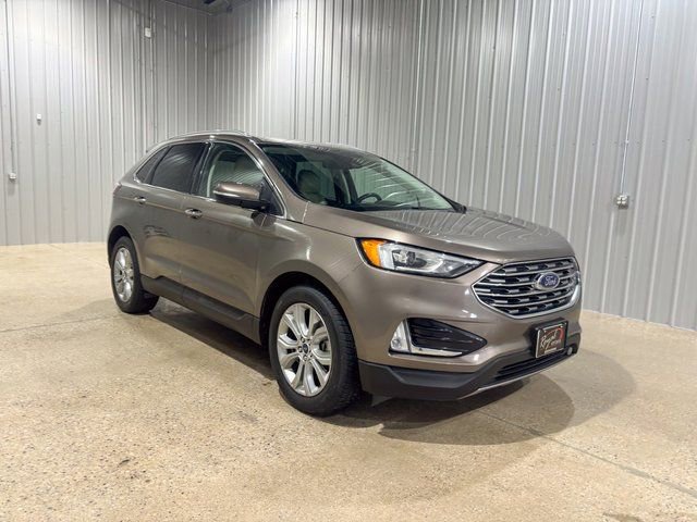 Used 2019 Ford Edge Titanium w/ Cold Weather Package image 9