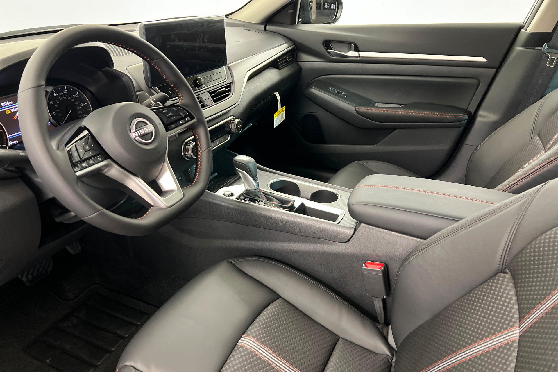 New 2026 Nissan Altima 2.5 SR w/ SR Midnight Edition Package FWD image 15