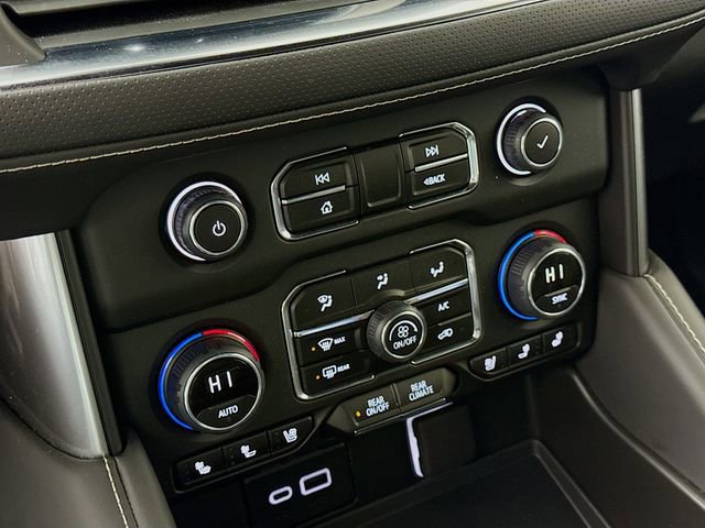 Used 2024 Chevrolet Suburban Premier image 17