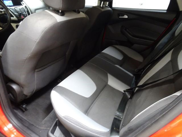 Used 2014 Ford Focus SE w/ SE Sport Package image 32