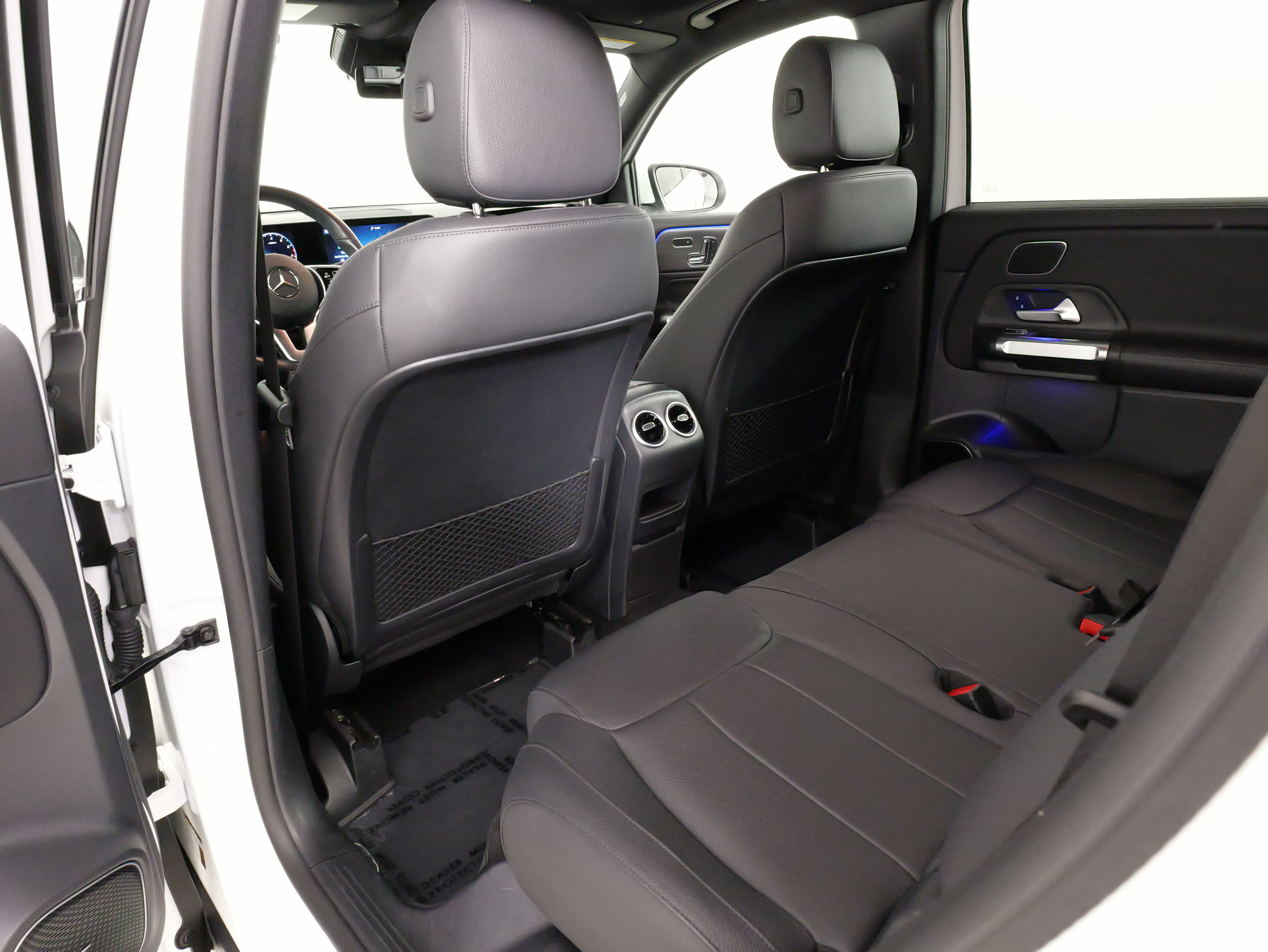 Used 2022 Mercedes-Benz GLB 250 4MATIC image 33