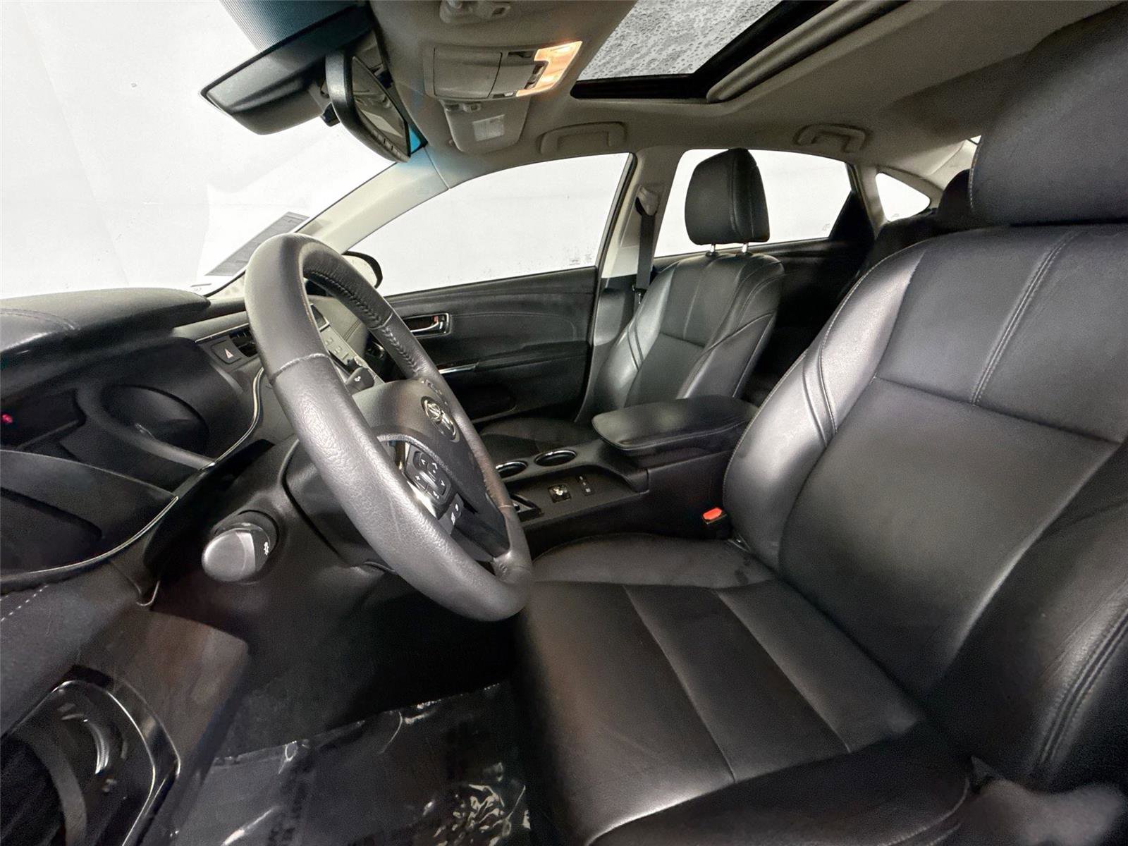 Used 2018 Toyota Avalon XLE Premium image 15