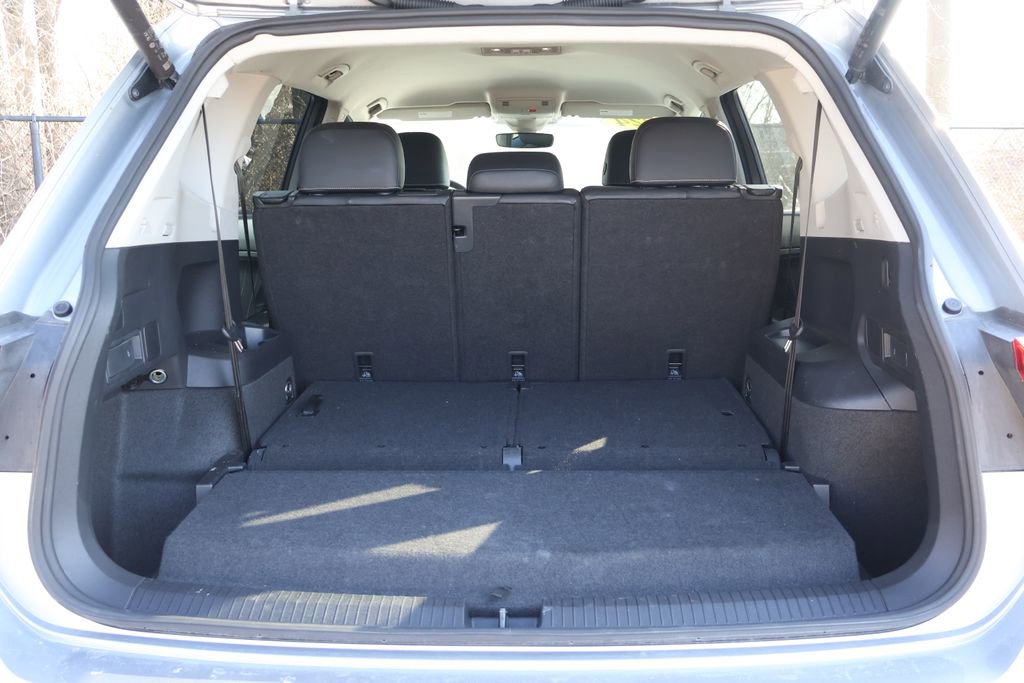 Used 2024 Volkswagen Tiguan Wolfsburg Edition image 48