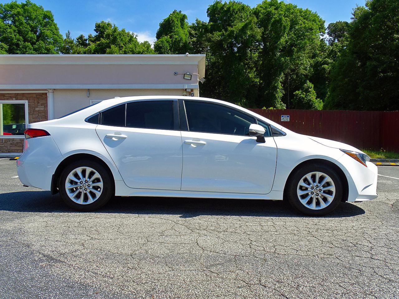 Used 2022 Toyota Corolla XLE FWD image 10