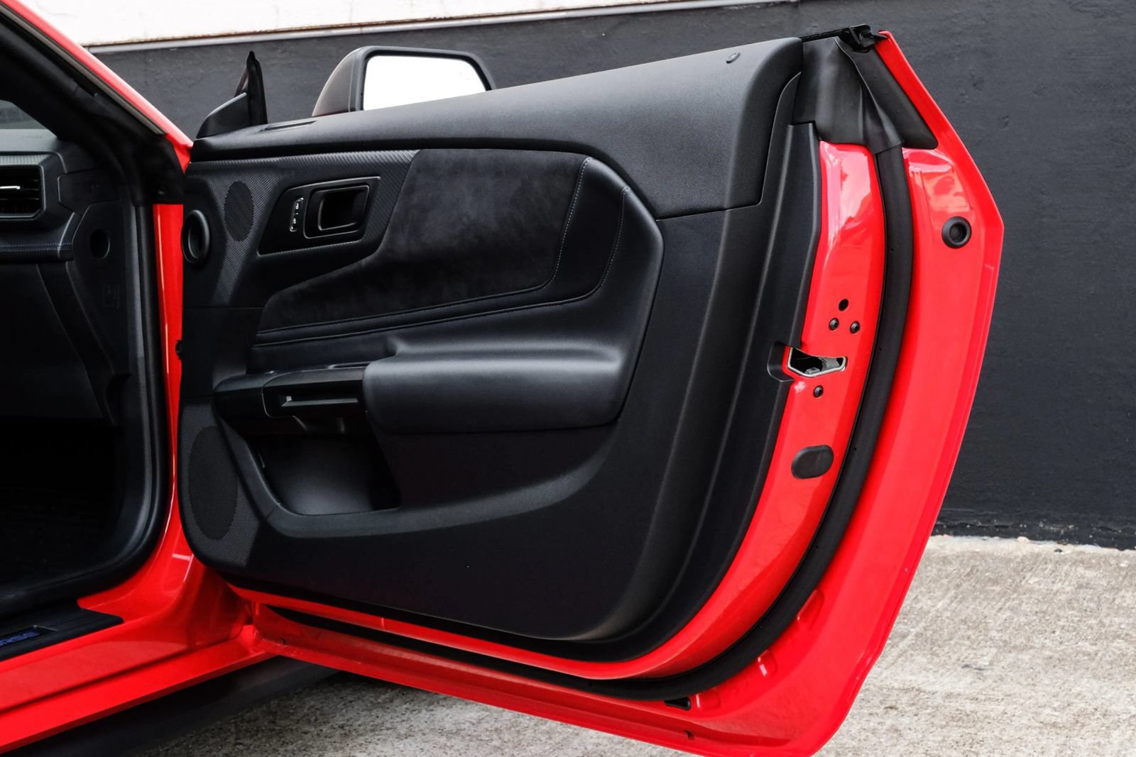 Used 2025 Ford Mustang Dark Horse RWD image 42