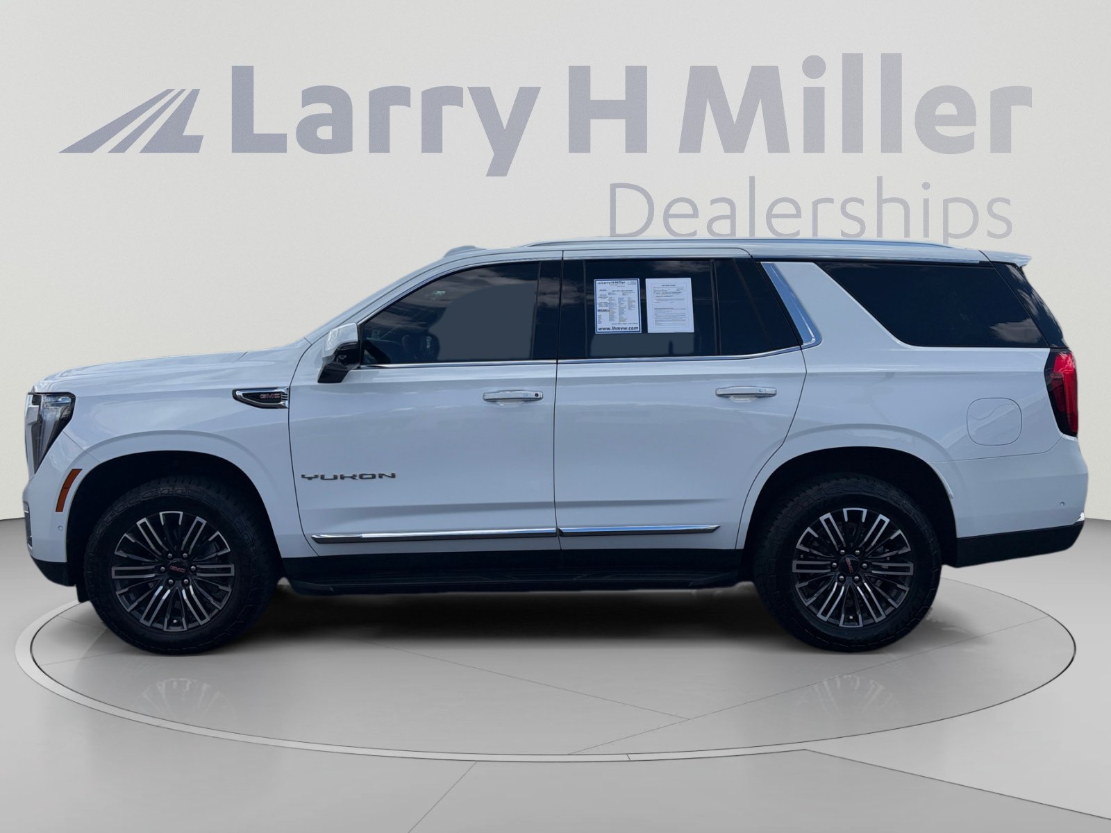 Used 2025 GMC Yukon Elevation AWD/4WD image 2