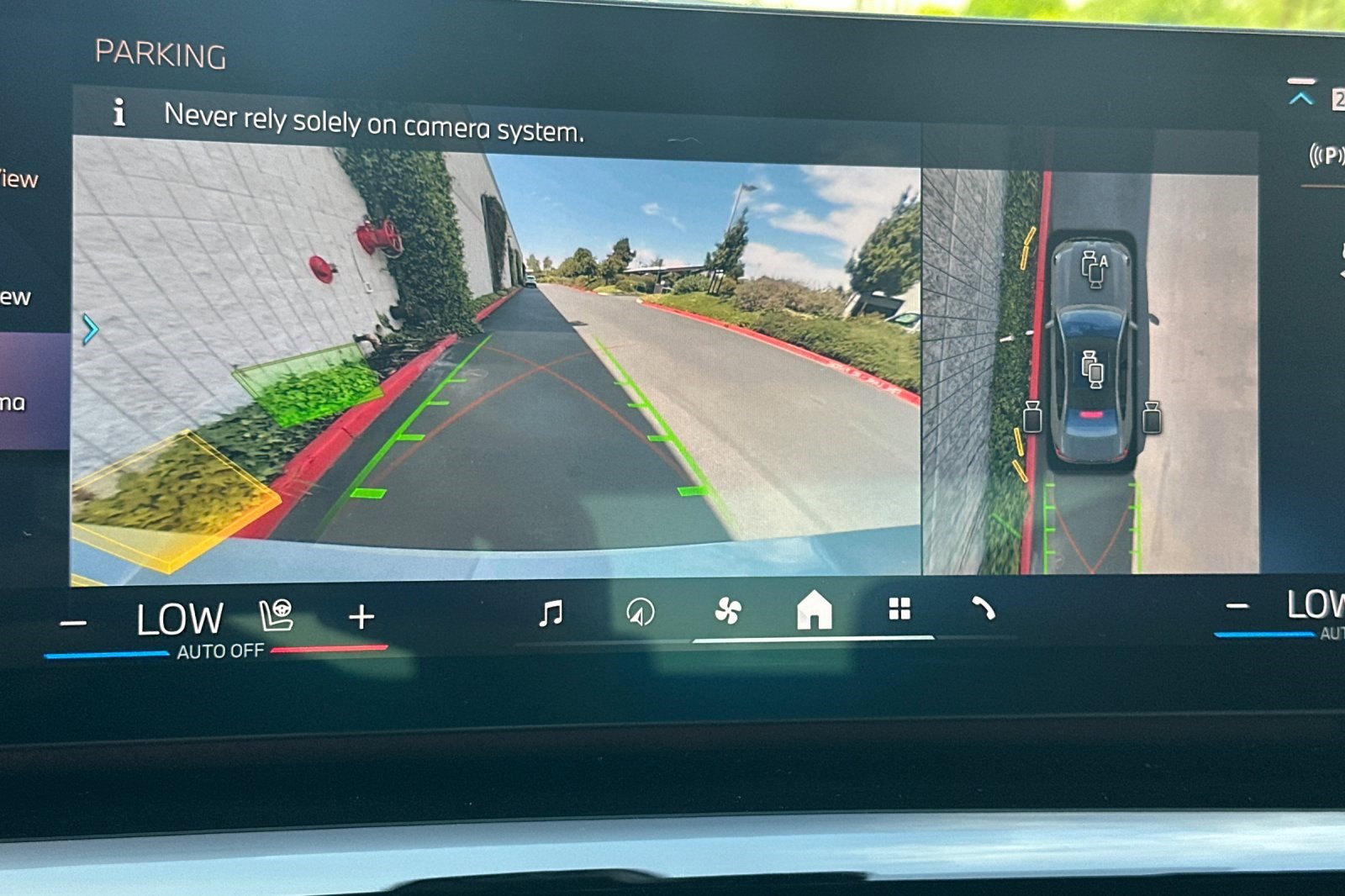 Certified 2024 BMW i5 eDrive40i w/ M Sport Package RWD image 25