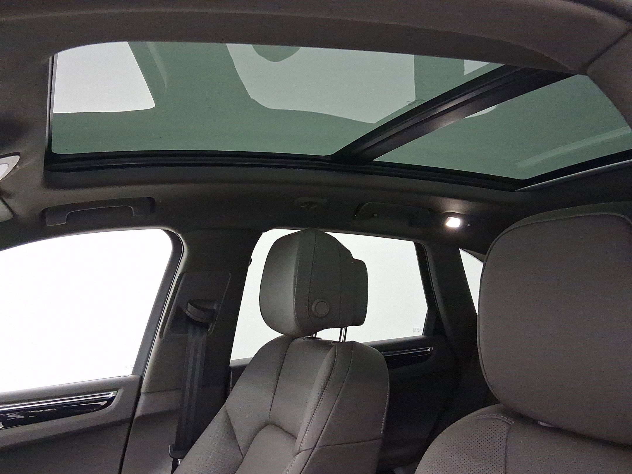 Used 2026 Porsche Macan image 14