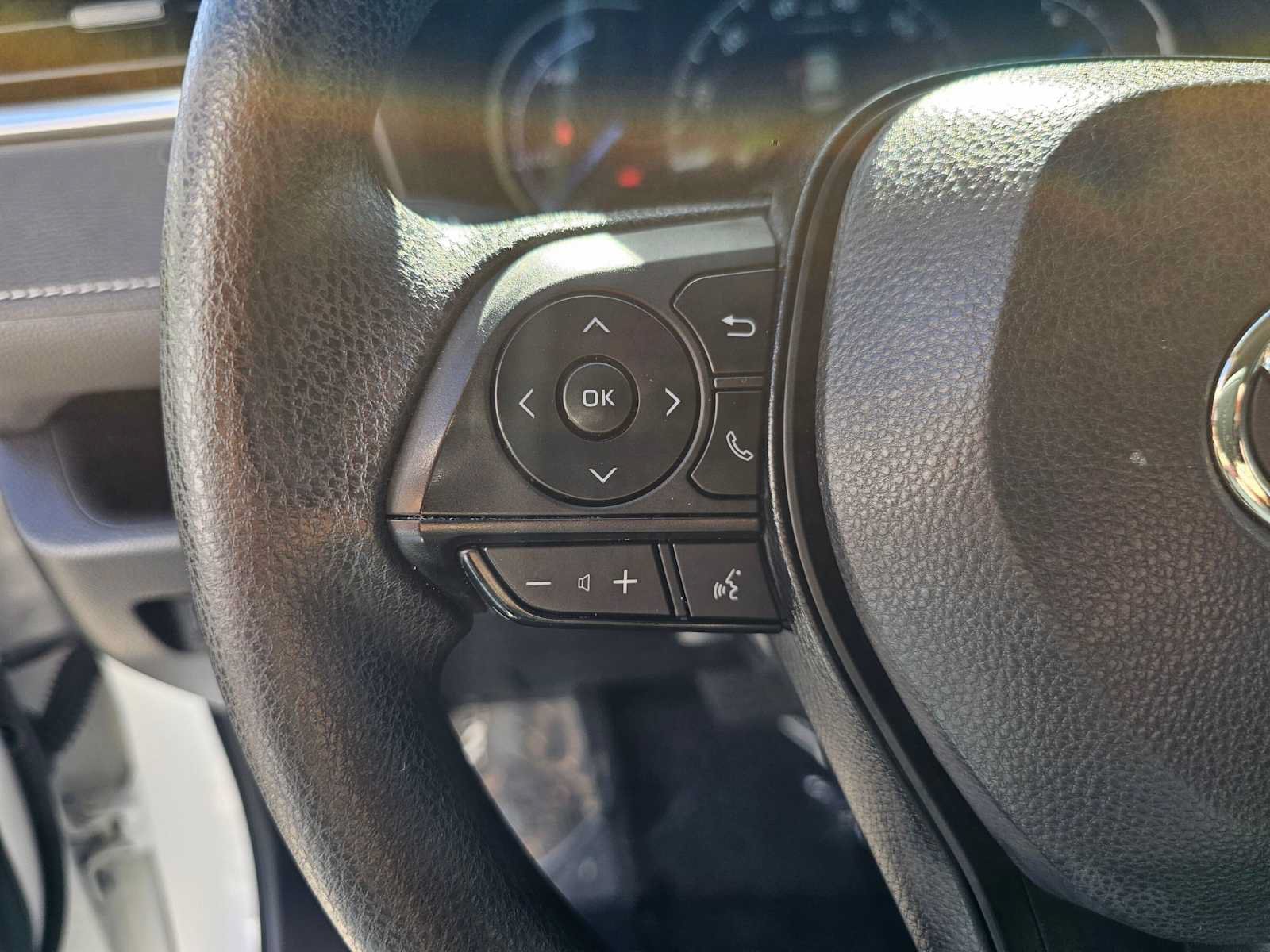 Used 2023 Toyota RAV4 LE AWD/4WD image 28