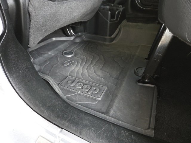 Used 2021 Jeep Wrangler Unlimited Islander w/ Uconnect 4C Nav & Sound Group image 15