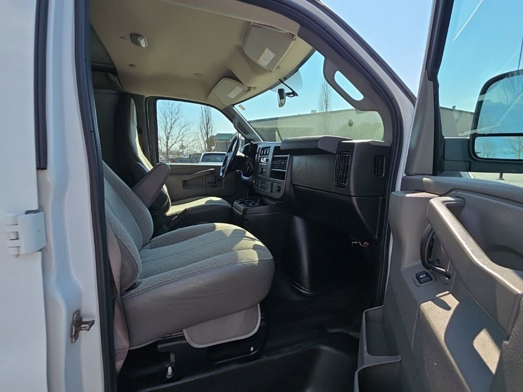 Used 2021 Chevrolet Express 2500 w/ Driver Convenience Package image 39