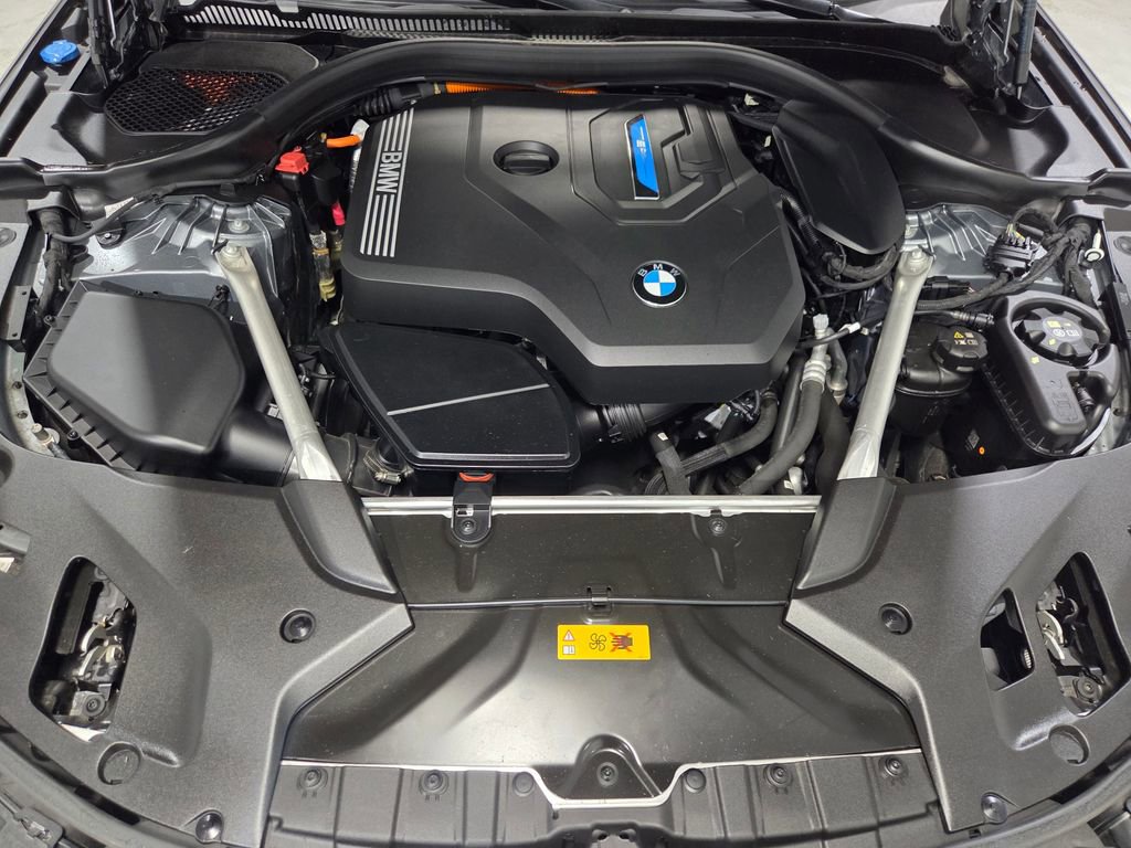 Used 2023 BMW 530e xDrive w/ Premium Package AWD/4WD image 24