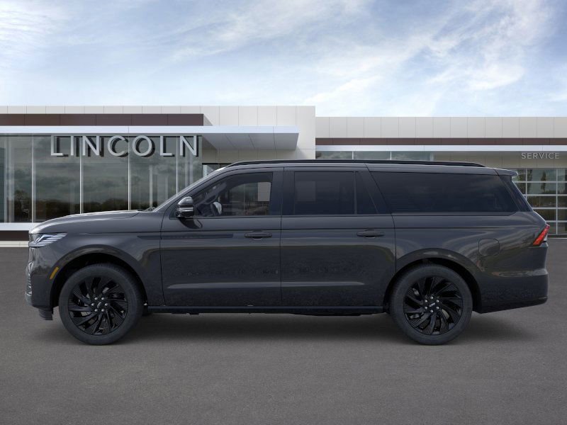New 2025 Lincoln Navigator L Reserve image 3