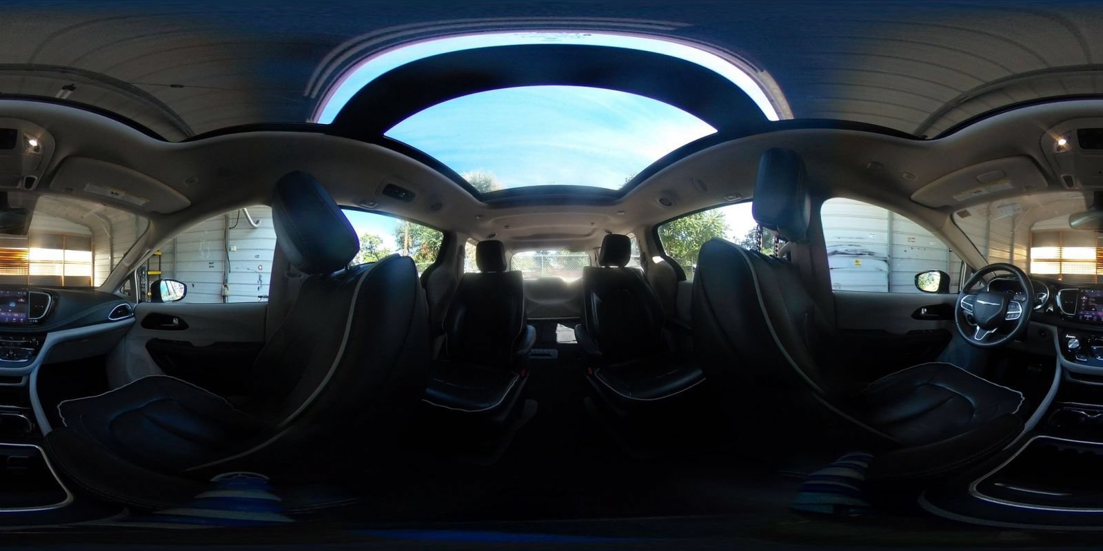 Used 2023 Chrysler Pacifica Limited FWD image 43