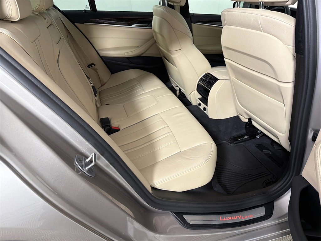 Used 2019 BMW 540i image 17