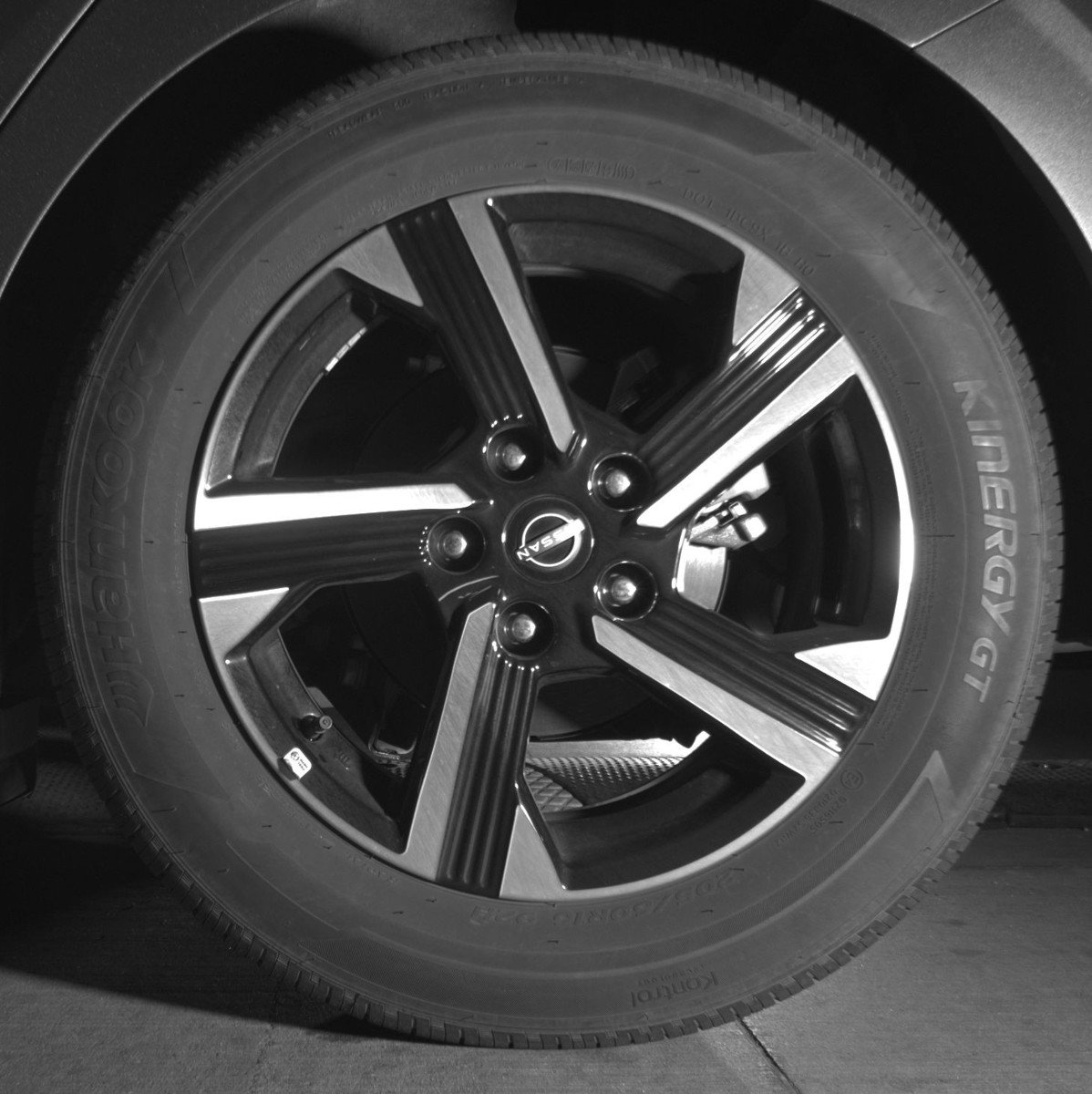 Used 2025 Nissan Sentra SV FWD image 14