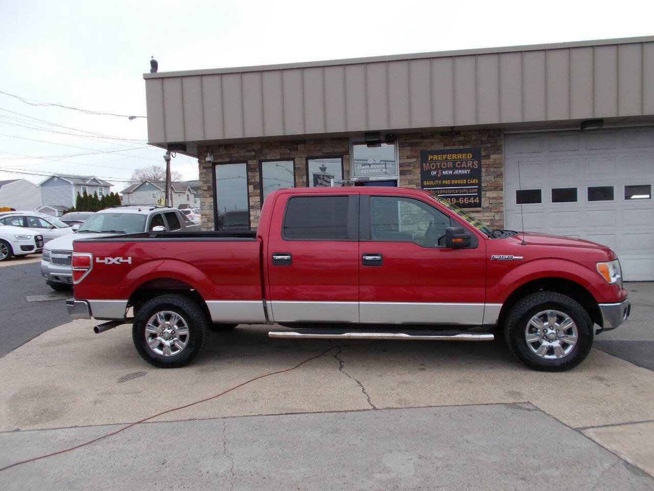 Used 2011 Ford F150 XLT w/ XLT Chrome Pkg AWD/4WD image 2