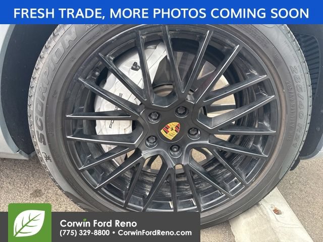 Used 2021 Porsche Cayenne GTS AWD/4WD image 16