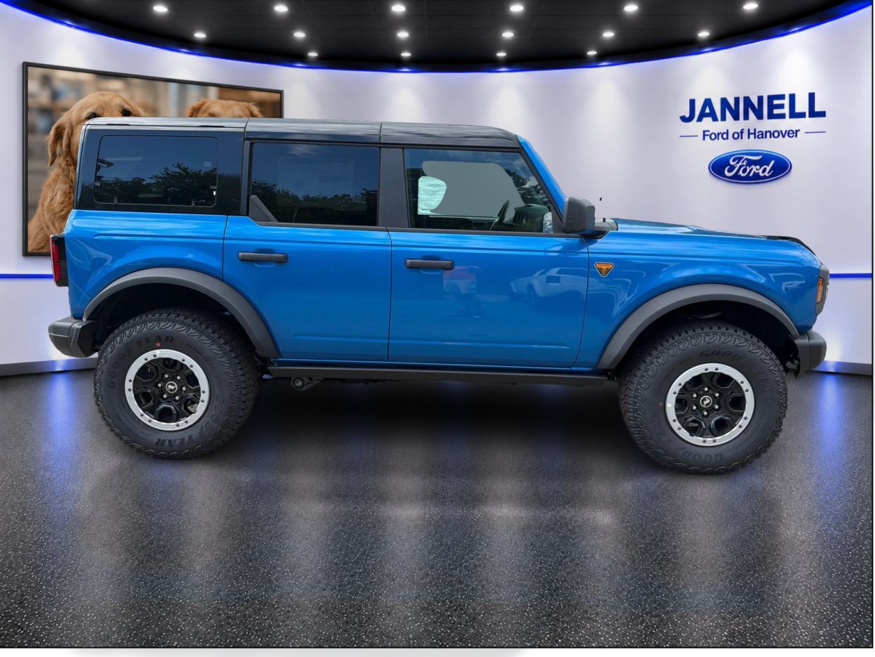 New 2025 Ford Bronco Badlands w/ Sasquatch Package AWD/4WD image 4