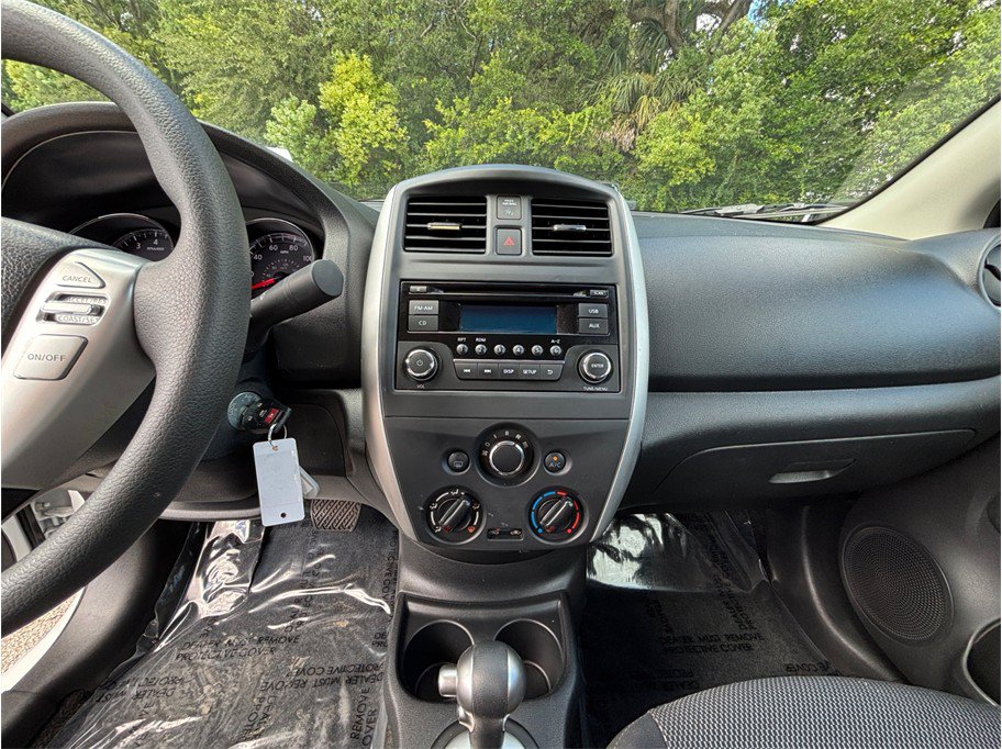Used 2016 Nissan Versa SV FWD image 11