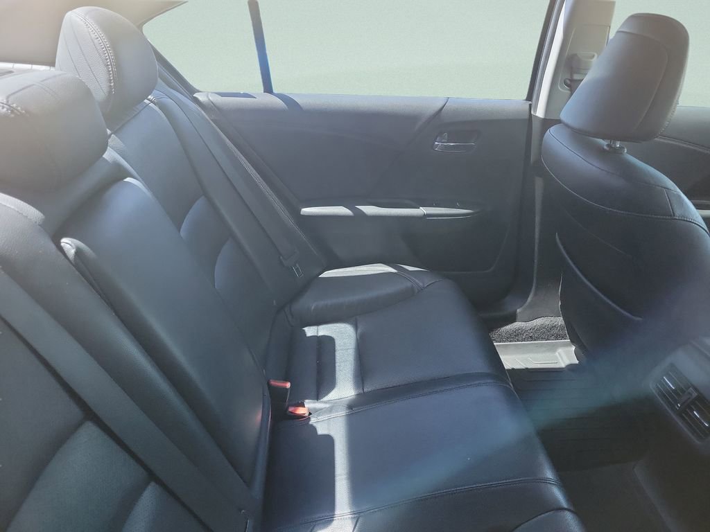 Used 2017 Honda Accord Touring image 34