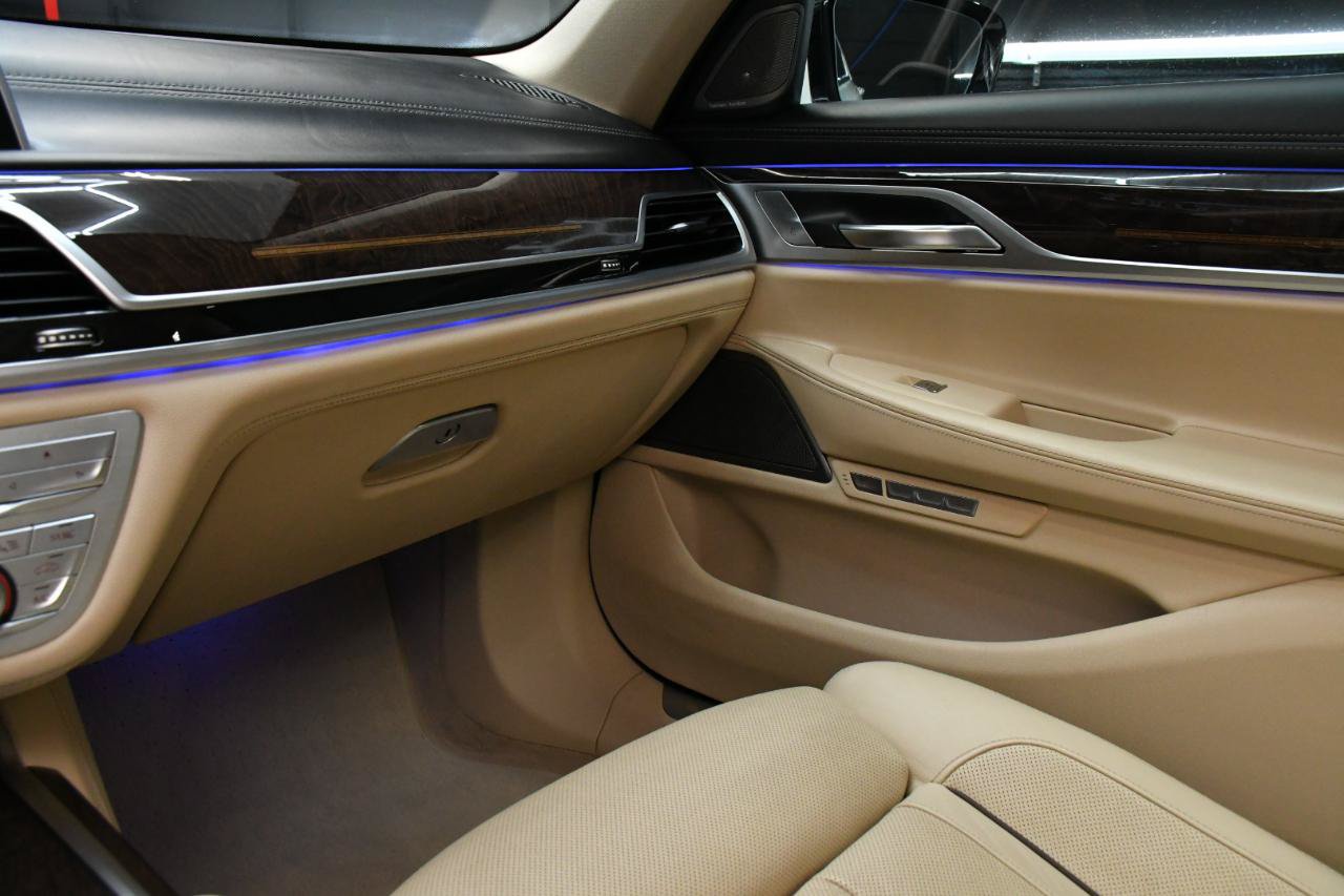 Used 2016 BMW 750i RWD image 38