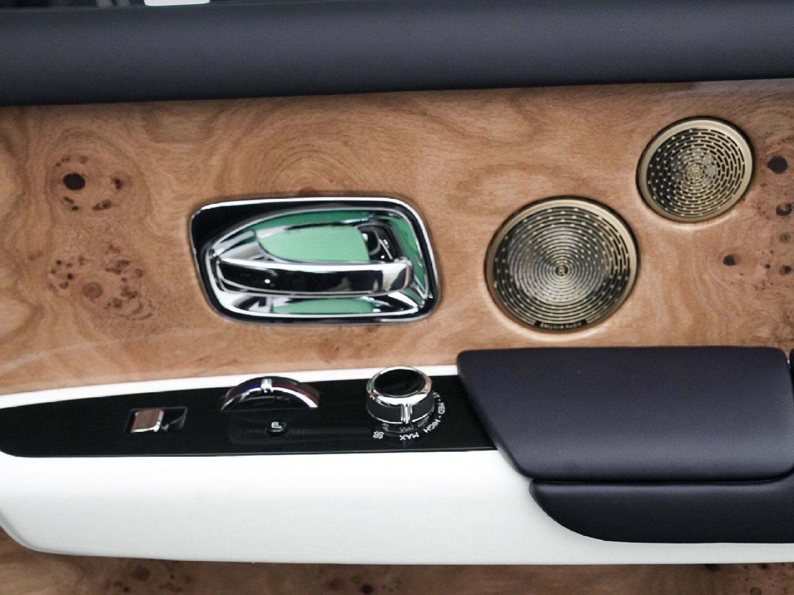 New 2026 Rolls-Royce Phantom Sedan RWD image 13
