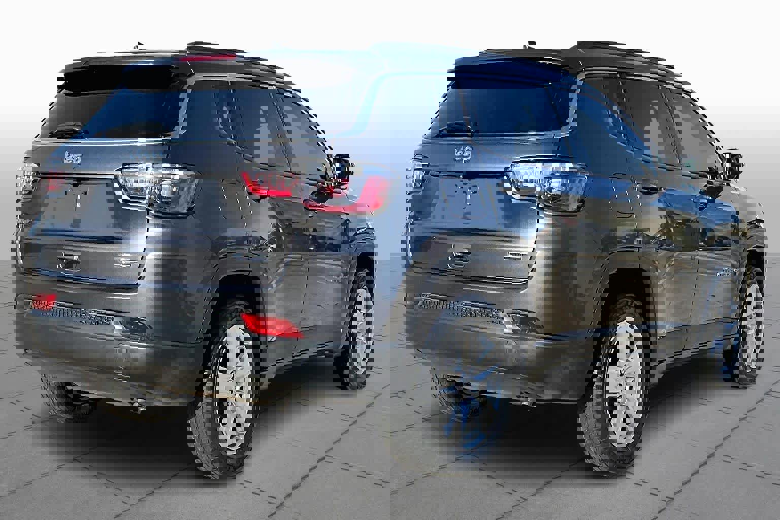 Used 2022 Jeep Compass Latitude image 13