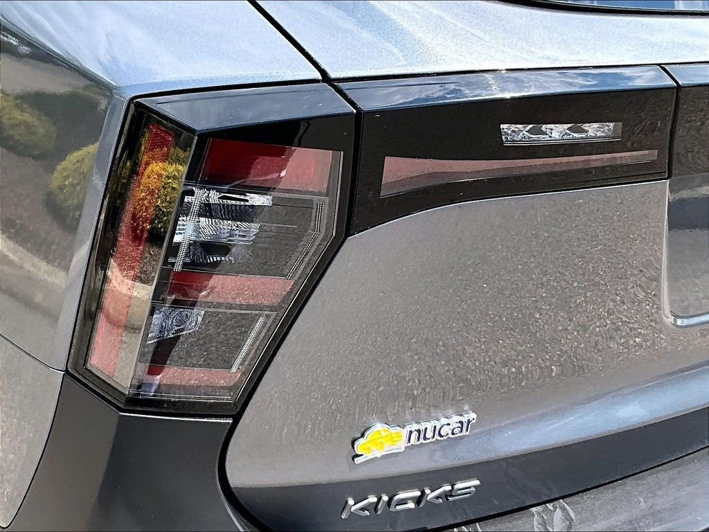 Certified 2025 Nissan Kicks SV AWD/4WD image 31