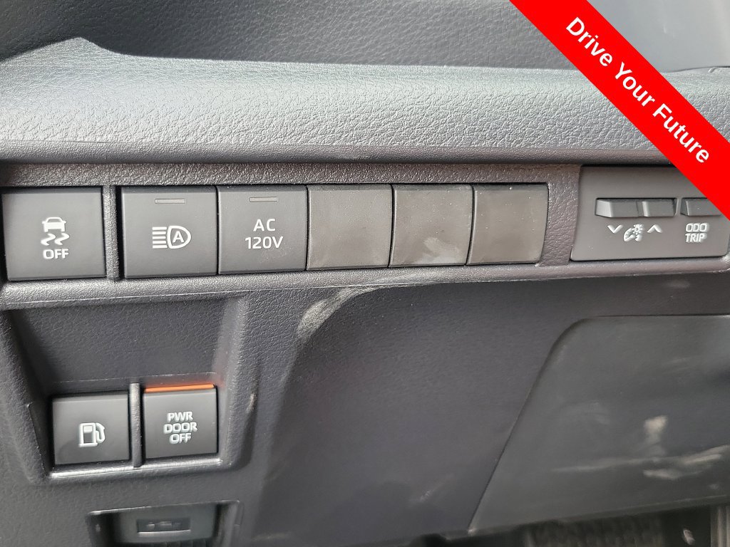 Used 2026 Toyota Sienna XLE Woodland Edition AWD/4WD image 15