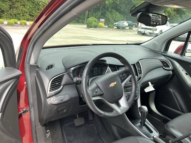 Used 2022 Chevrolet Trax LT w/ Driver Confidence Package AWD/4WD image 10