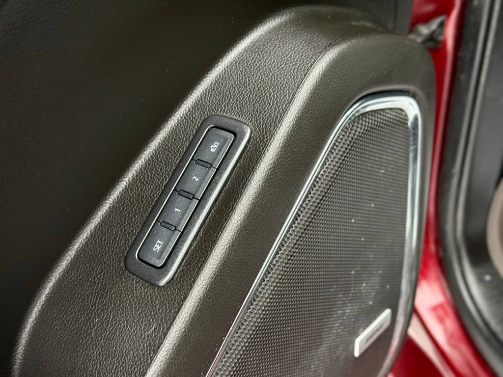 Used 2019 Chevrolet Suburban Premier image 16