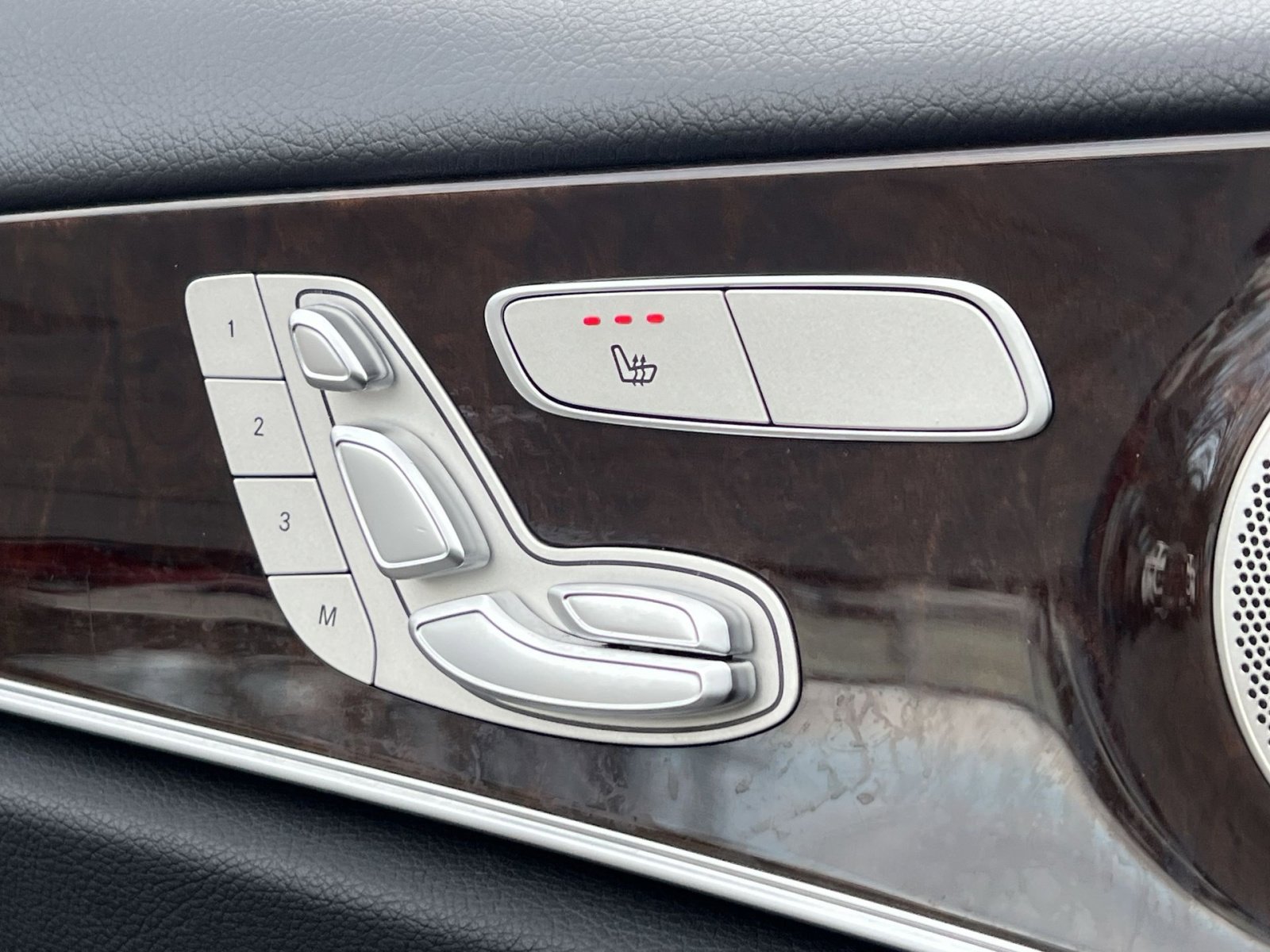 Certified 2023 Mercedes-Benz E 350 4MATIC Sedan w/ Premium Package image 33