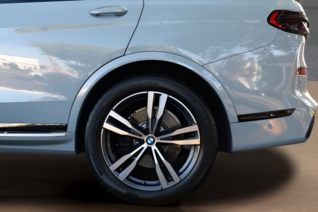 Used 2026 BMW X7 xDrive40i AWD/4WD image 6