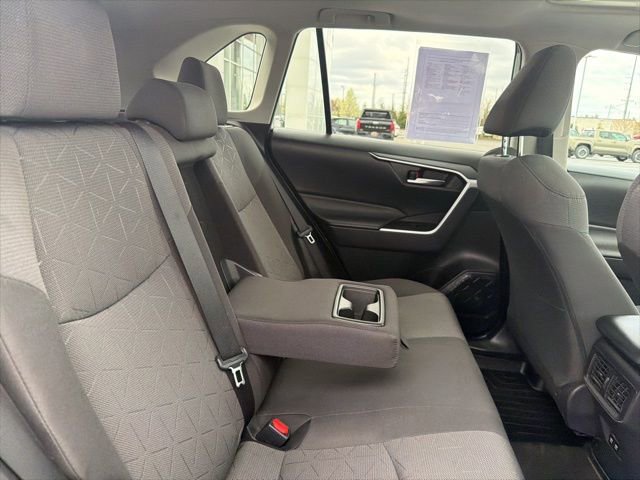 Used 2021 Toyota RAV4 XLE w/ Convenience Package image 33