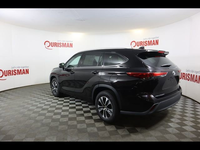 Used 2021 Toyota Highlander XLE image 10