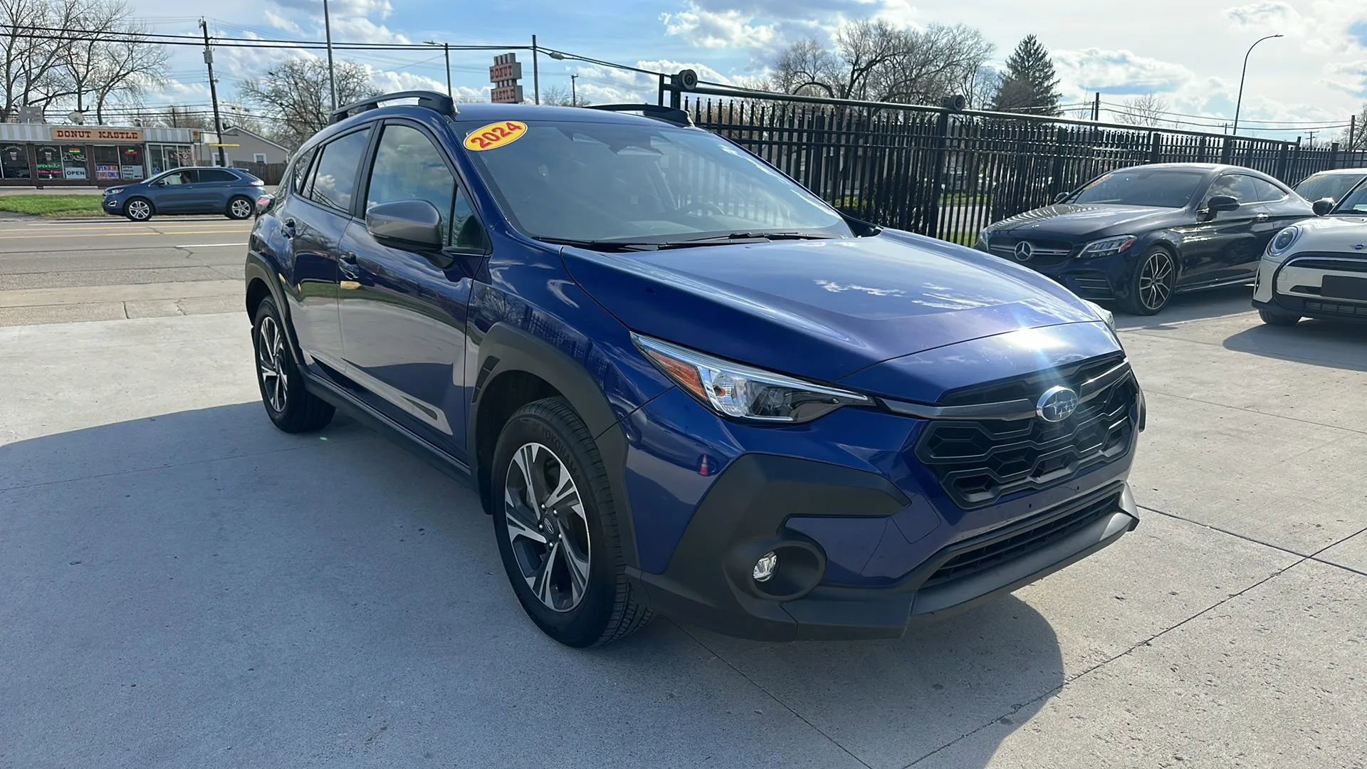 Used 2024 Subaru Crosstrek 2.0i Premium AWD/4WD image 3