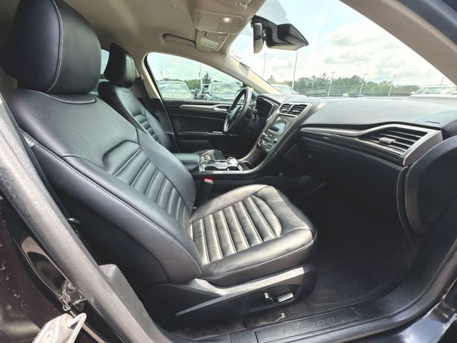 Used 2020 Ford Fusion SEL FWD image 28