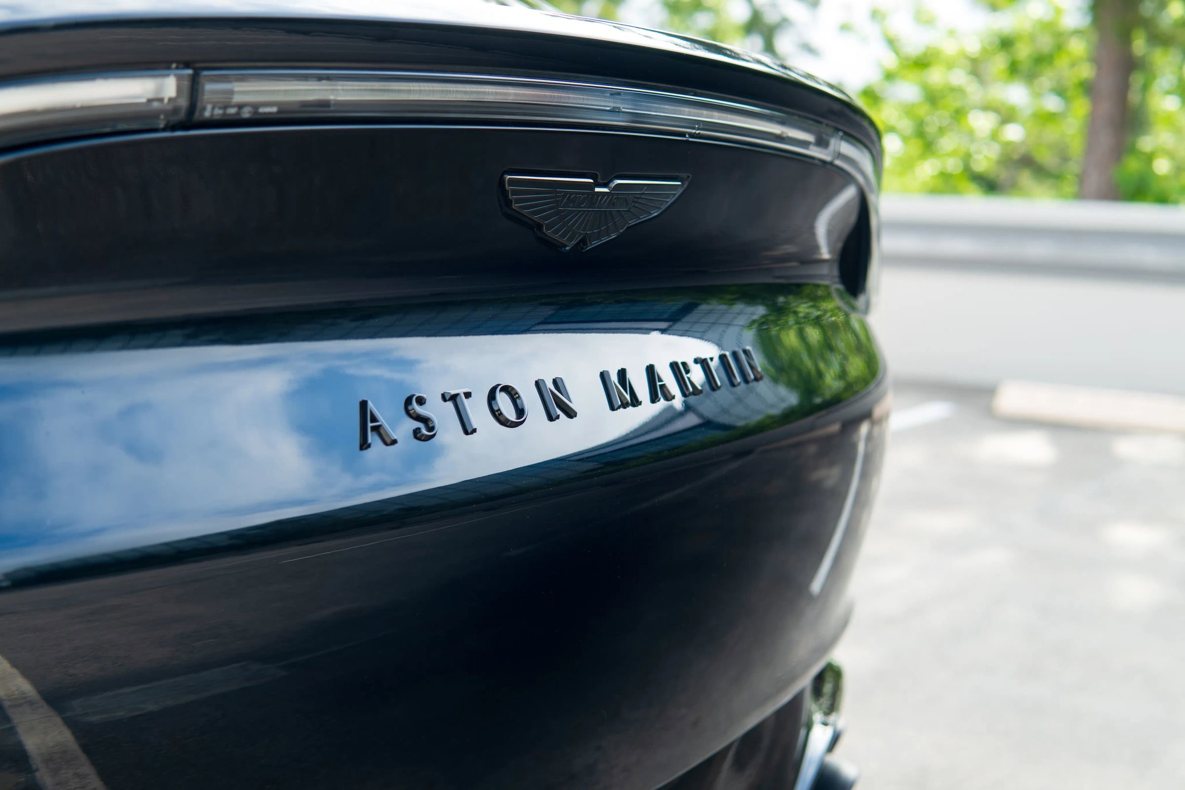 Used 2023 Aston Martin DBX 707 image 10