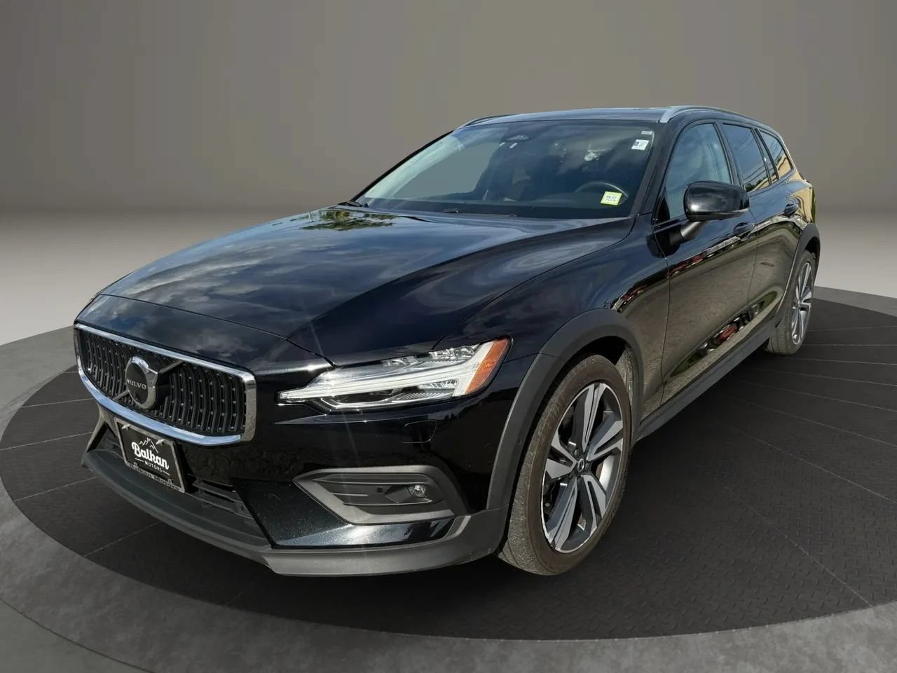 Used 2023 Volvo V60 B5 Cross Country Plus w/ Climate Package AWD/4WD image 13