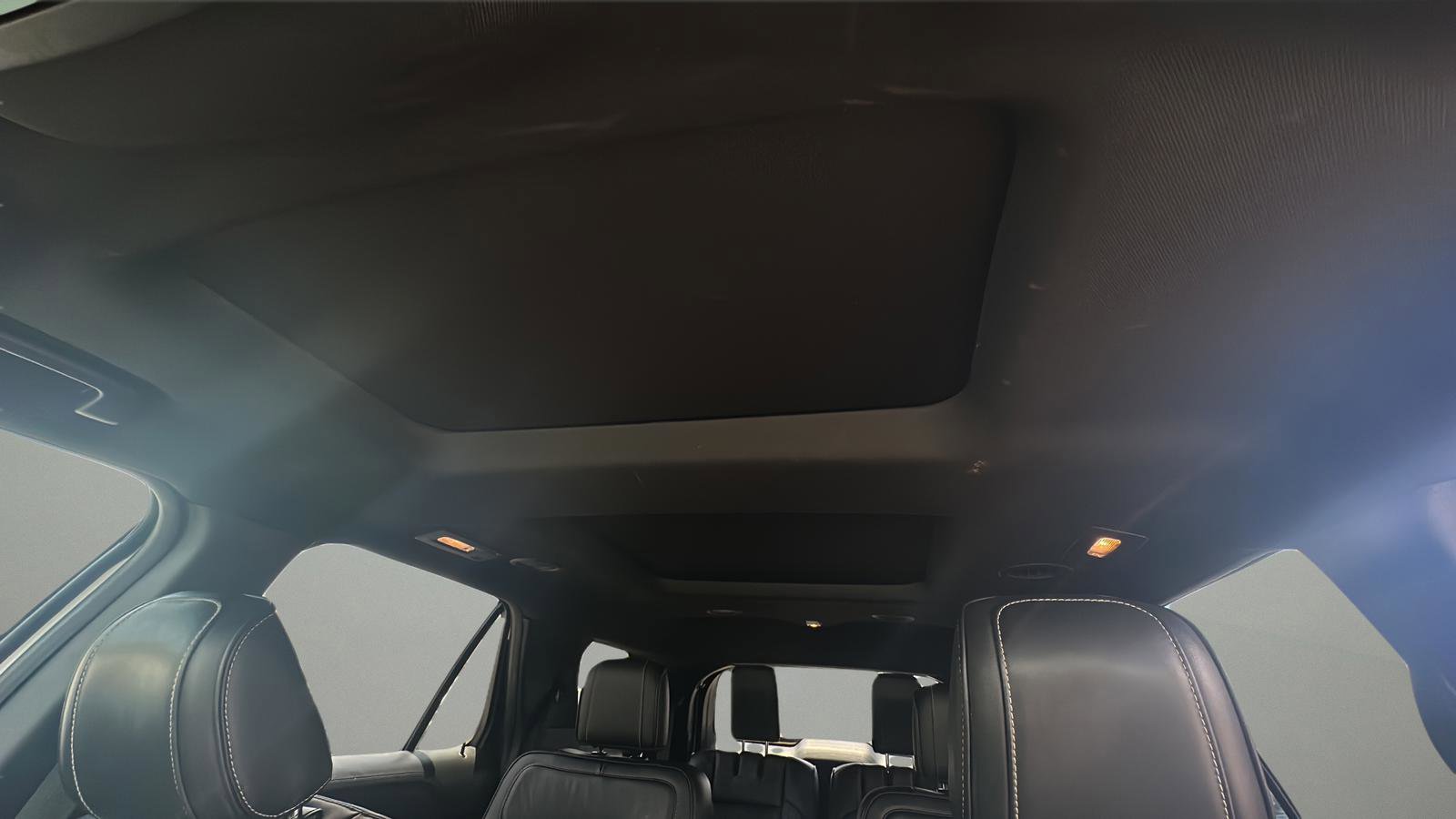 Used 2018 Ford Explorer Platinum AWD/4WD image 22