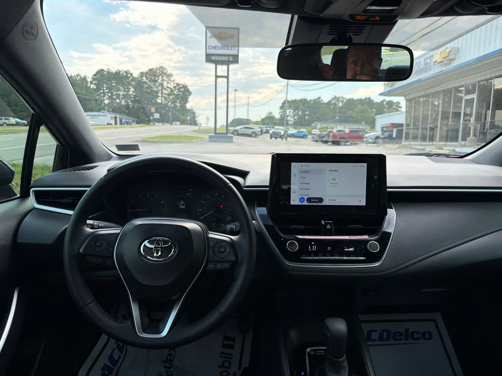 Used 2025 Toyota Corolla SE FWD image 14