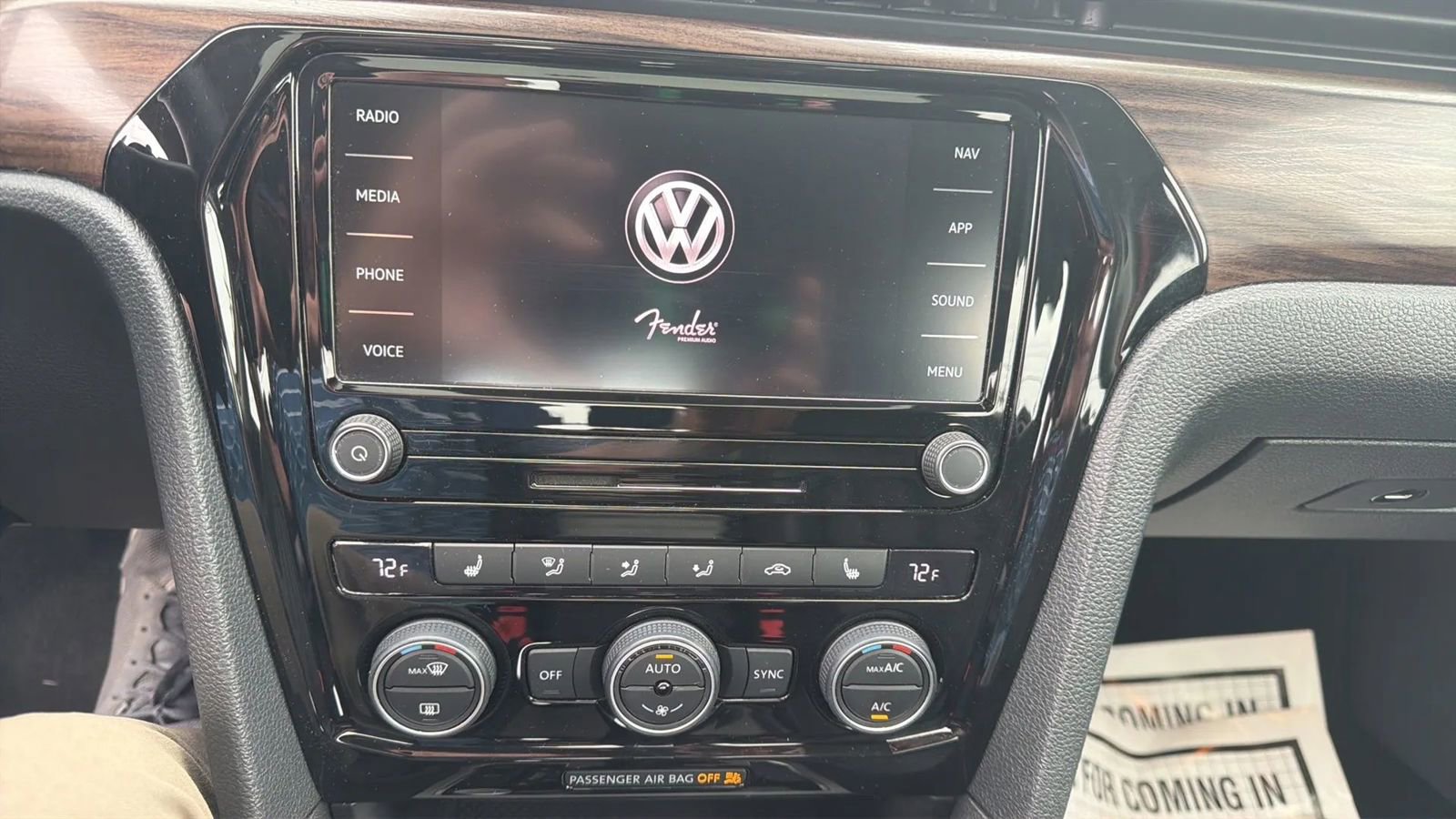 Used 2022 Volkswagen Passat 2.0T FWD image 19