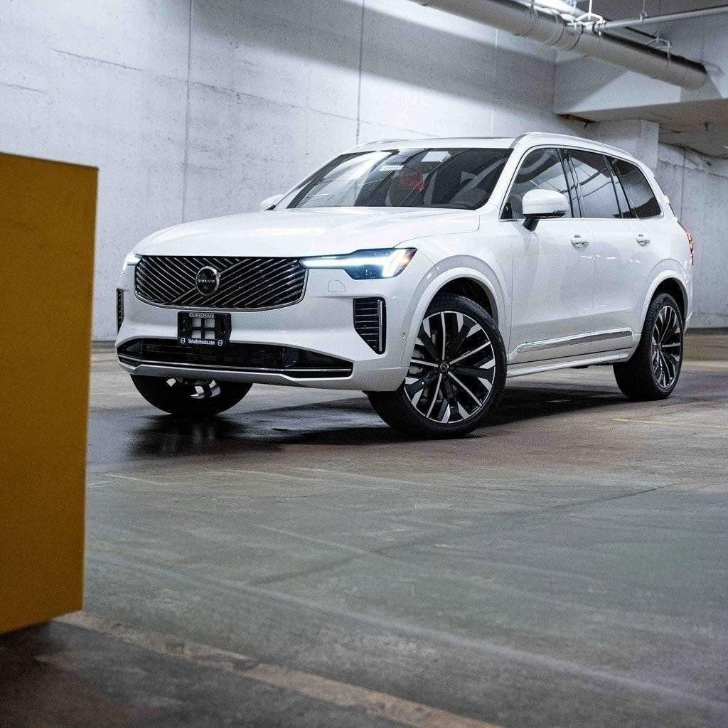 New 2026 Volvo XC90 B6 Ultra
